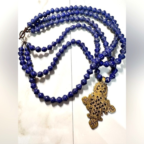 AKOLA NECKLACE HANDMADE RICE PAPER BEADS COBALT BLUE BRASS TONE MALTESE CROSS - Picture 2 of 16